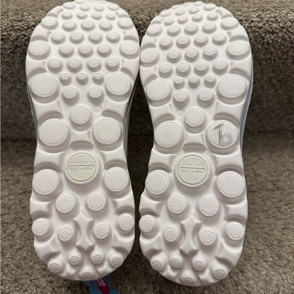 Skechers Go Walk Slip On White Sneakers Size 9 New - Picture 3 of 5